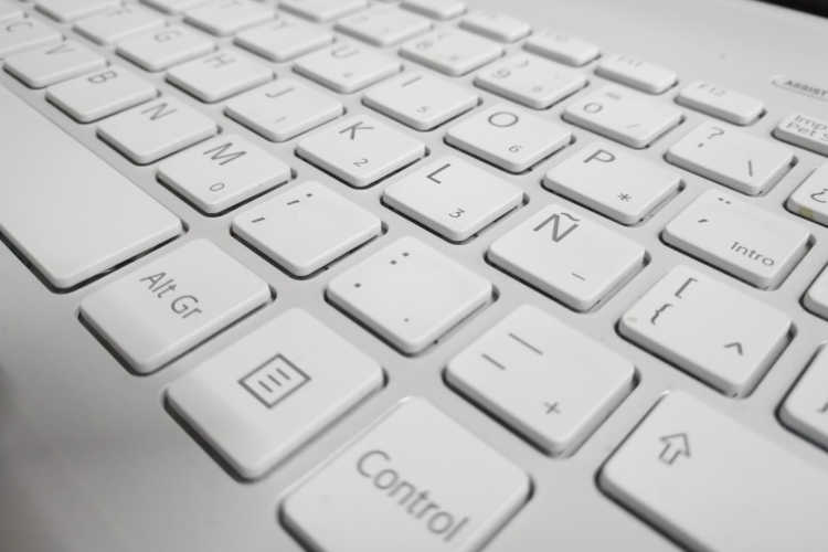 Teclado blanco
